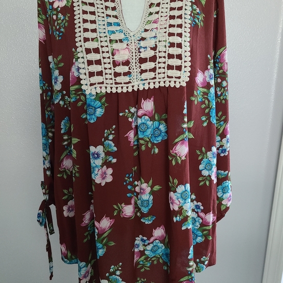 Top - Picture 2 of 4